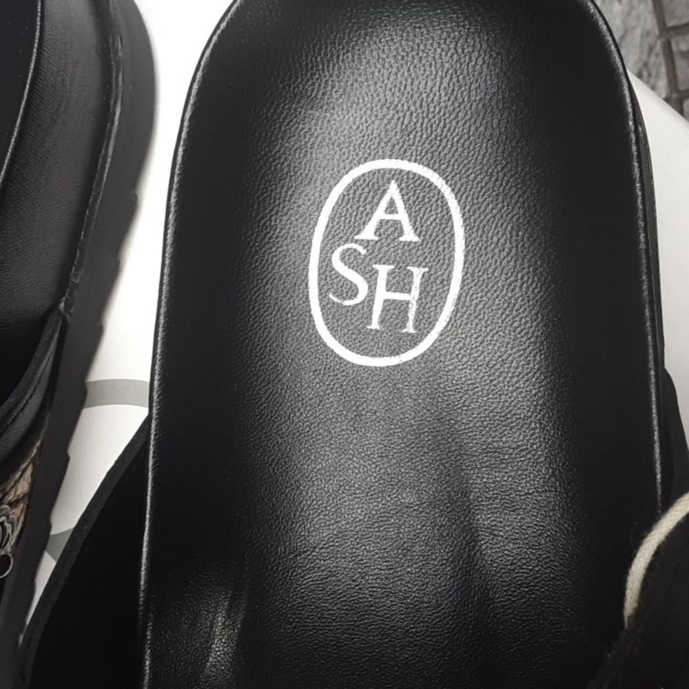 NEW ASH SANDLES - Picture 4 of 9